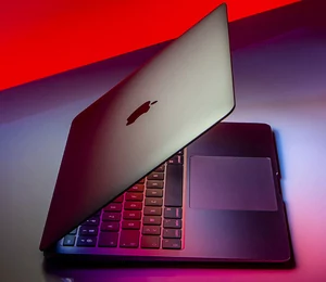 Soldes Apple : une remise de 100€ grâce à ce code promo sur le MacBook Air M1 !